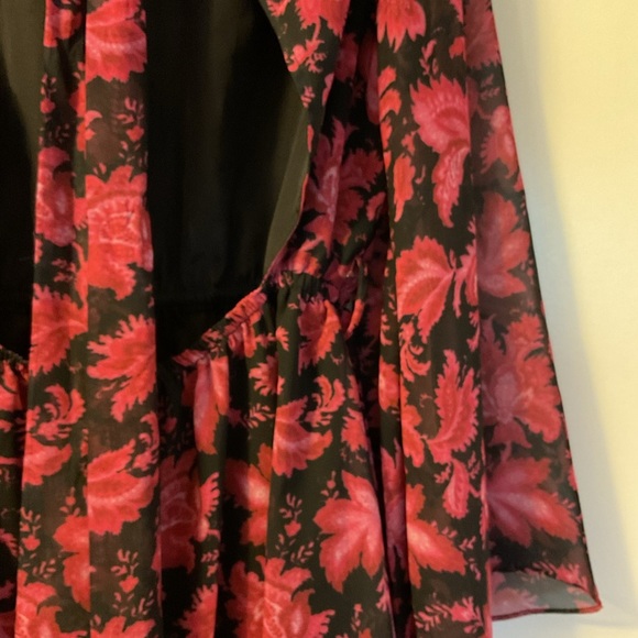 3. Floral High Neck Romper With Tie Back Backless Size Medium - Picture 9 of 9